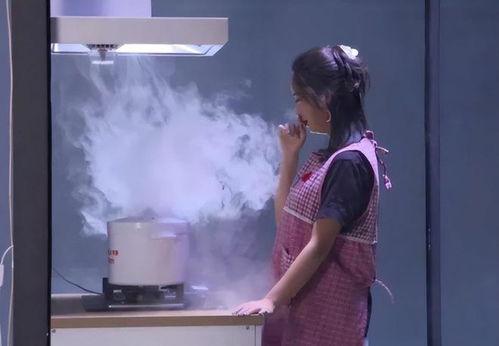 男女厨房在线视频,烹饪技巧大比拼，温馨时刻共分享